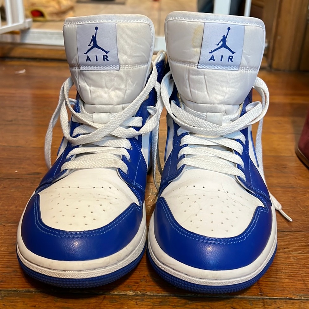 Blue and white Jordan 1’s! Gently worn